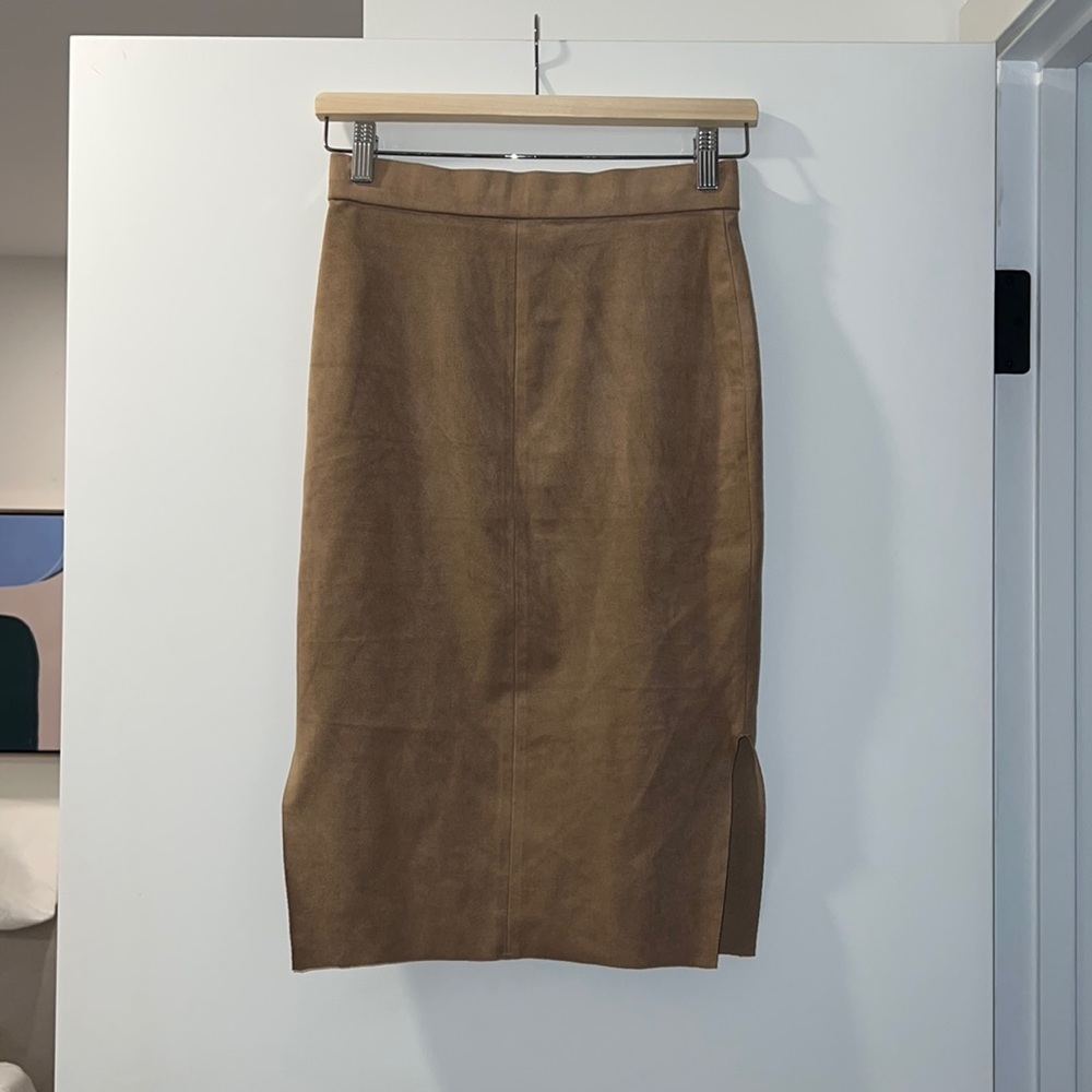 Stunning tight fitting suede skirt